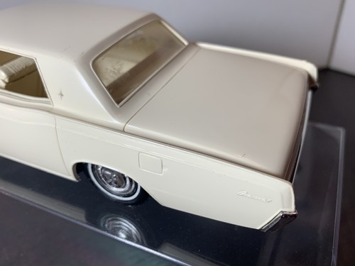 1967 Lincoln Continental Promo - Picture 21 of 22