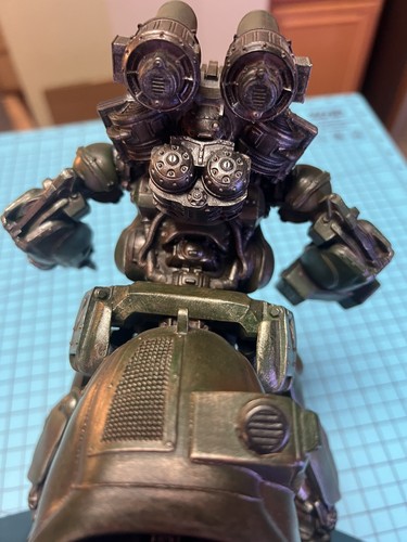 Offizielle Bethesda Fallout Annihilator Sentry Bot Statue Armee grün #171/600 - Bild 13 von 24