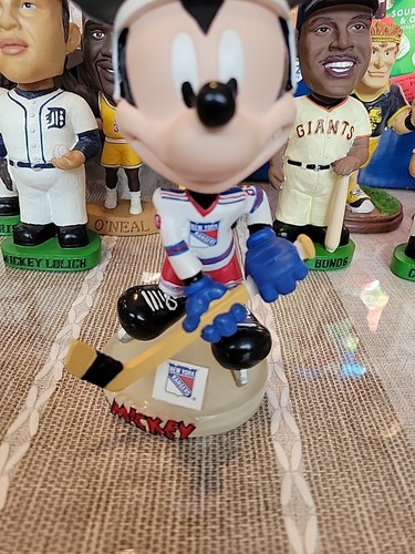 NEW YORK RANGERS Face Off MICKEY MOUSE Hockey NHL DISNEY Bobblehead - Picture 3 of 8