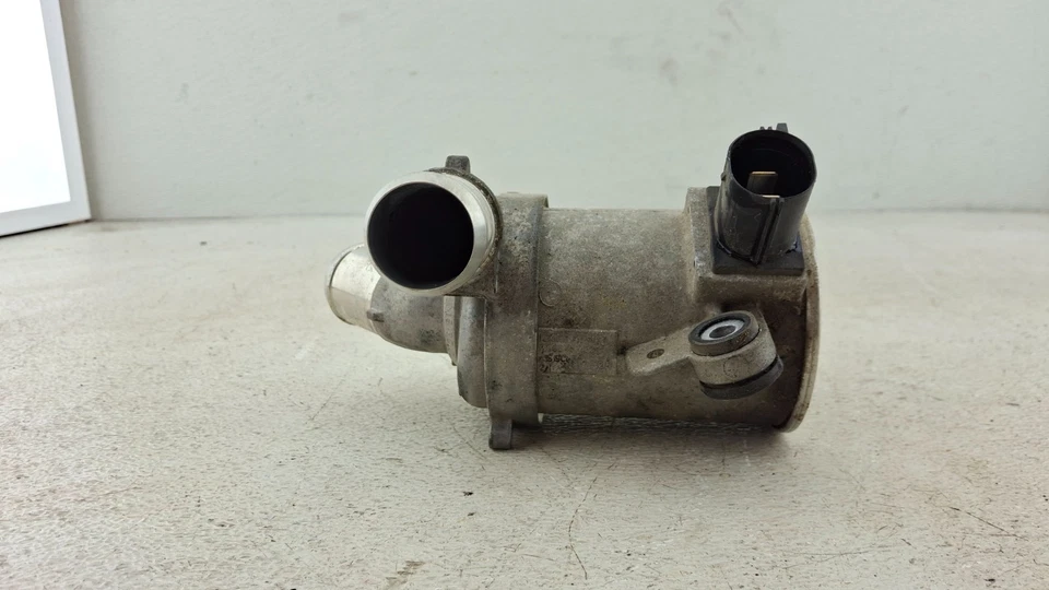 Bomba secundária de líquido de arrefecimento de água 13-20 Ford Fusion C-Max MKZ D97E-8C419-CB - Imagem 4 de 4