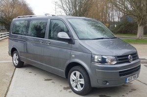 Volkswagen-Transporter-Shuttle-2-0TD-140PS-LWB-Mini-Bus-DSG-T30-SE