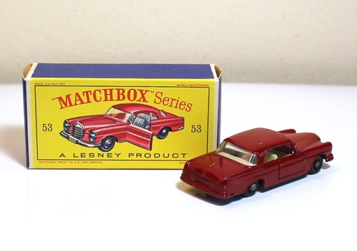 Lesney MATCHBOX Series #53 - Mercedes Benz 220 S.E. Coupe (Dark Red) with Box - Picture 2 of 8