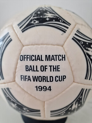 Questra AS551W サッカーボール 1994 FIFAワールドカップ Adidas Questra FIFA World Cup 1994 Official Match Ball