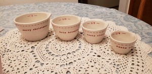 NEW-Rae-Dunn-Holiday-Measuring-Cups-Set4-NEW-Merry-Christmas