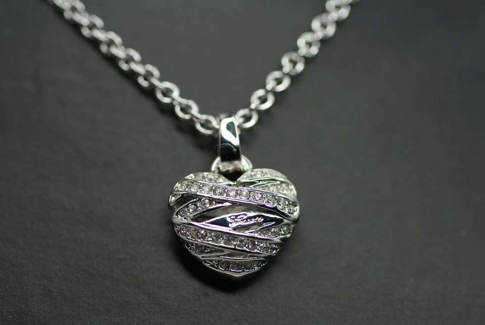 GUESS Damen Halskette WRAPPED WITH LOVE UBN21608 Herz rhodiniertes Messing NEU - Bild 3 von 4