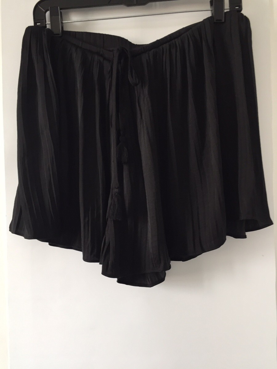 8ヤーズ♪ Pleated Shorts [Women’s] ブラック M Pleated mid-rise shorts - Women | MANGO OUTLET USA