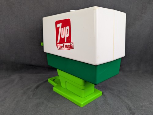60's Vintage 7-Up Chilton Soda Dispenser W/4 Cups, Pepsi Bottle & Bottle Opener - Picture 9 of 22
