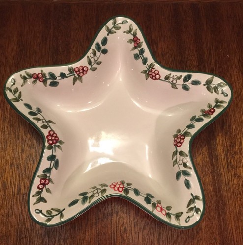 PFALTZGRAFF ~Winterberry Sculpted Star Bowl NEW - Picture 1 of 3