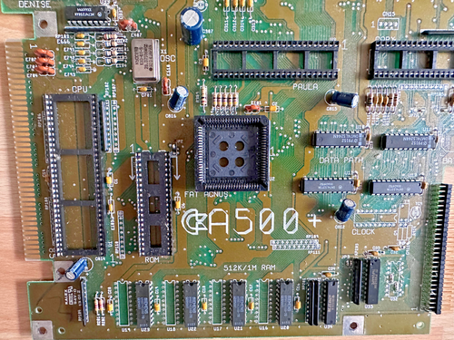 Carte mère AMIGA 500+ 512 KB REV.8A sans puces, fonctionne .... #19 25 - Photo 4 sur 9