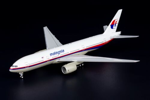 NG Models 1:400 Malaysia Airlines Boeing 777-200 9M-MRO (72052) 'MH 370' - Picture 4 of 8