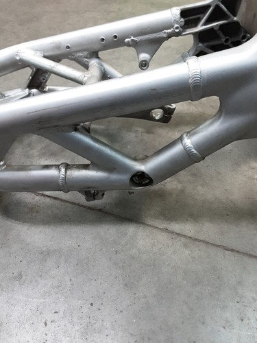 2001 01 99-02 Suzuki SV650 SV650S Main Frame Chasis N0 T1tl3 B0S 0nly Straight - Picture 10 of 14