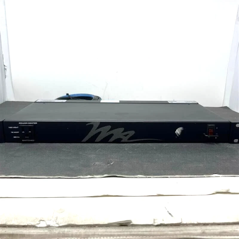 Middle Atlantic 9 Outlet 15A Rackmount Power (*Minor Scratches) - Image 3 of 4