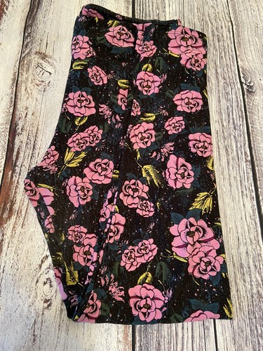 LuLaRoe TC Beautiful Blush Pink ROSE & Pale Blue Flower Black & White Chevron LuLaRoe TC Beautiful Blush Pink ROSE & Pale Blue Flower Black & White Chevron