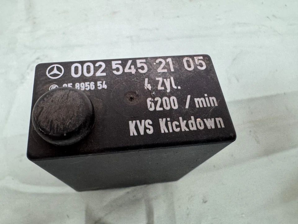 84-93 MERCEDES BENZ 190E W201 MOTOR COMBUSTIBLE GAS BOMBA RELÉ MÓDULO UNIDAD CONTROL Foto 2 de 4