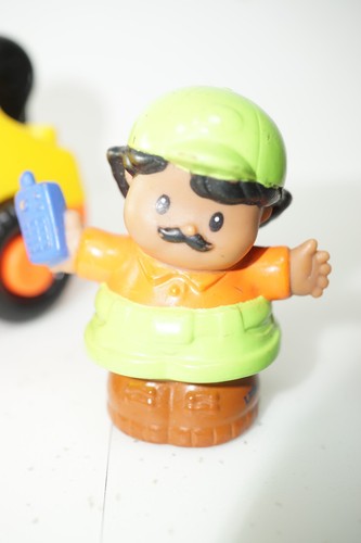 Camioneta desglosada Mattel Fisher Price Little People y sonidos y figura - Imagen 2 de 7