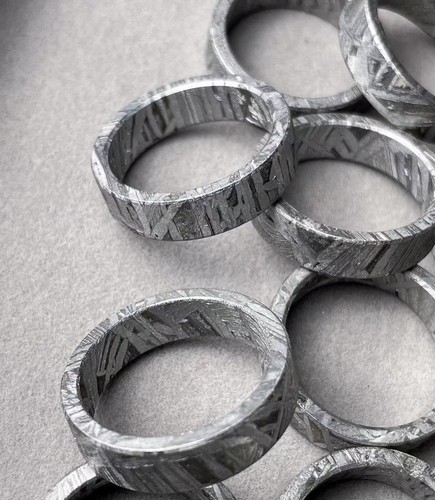 Muonionalusta meteorite ring Meteor Wedding Ring size;8 - Picture 5 of 7