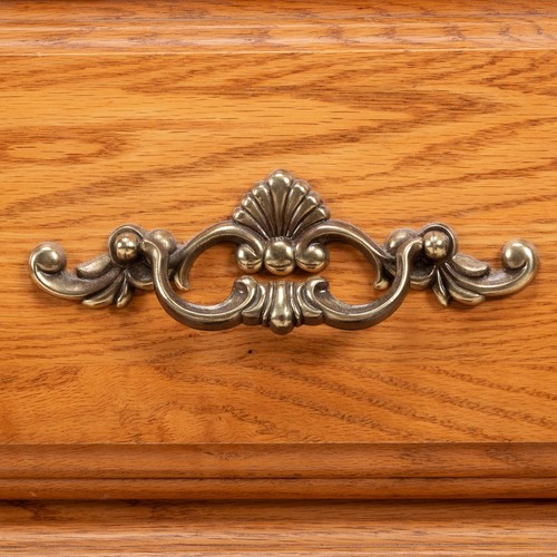 Oakwood Interiors Oakcrest Vanity W/ Bench, Carved Solid Red Oak Beautiful Piece - Picture 18 of 18