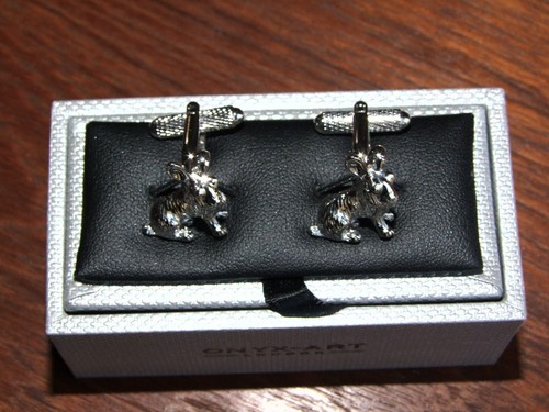 Superb pair of rhodium-coated hare/rabbit cufflinks in box - Picture 2 of 2
