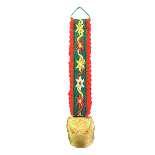 Vtg Italian Souvenir Cowbell – Campiglio 1550m – Floral Painted w/ Alpine Strap - Picture 8 of 10