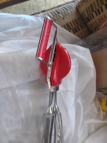 Battitore miscelatore manuale vintage (MAYNARD) con manico rosso Funzionante Condizioni Rare - Foto 3 di 14