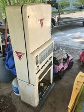 1950s - 1960s Toms .10 Cent Cracker Vending MachineCoin Slot