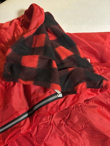 Vintage Marlboro Unlimited Gear Sleeping Bag Red Roll Up Drawstring Bag Miles - Picture 5 of 8