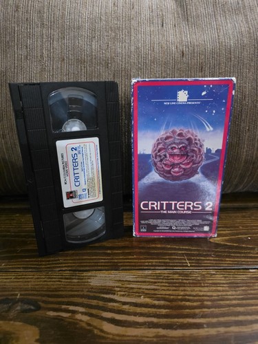 Critters 2 The Main Course (VHS, 1988) New Line Cinema Red Label Slipcover - Picture 1 of 6