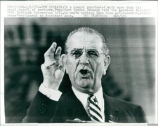 1968 Pres Lyndon Johnson Addresses American Legion N.O Politics Wirephoto 8X10