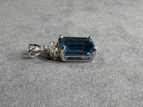 Eleganter 14K Weißgold 13,5ct London Blautopas mit CZ Akzent Anhänger - 5,7 Gramm - Bild 4 von 15