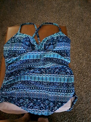 Kona Sol XL 1 Piece In Navy And Bright Blue Green. - Picture 1 of 4