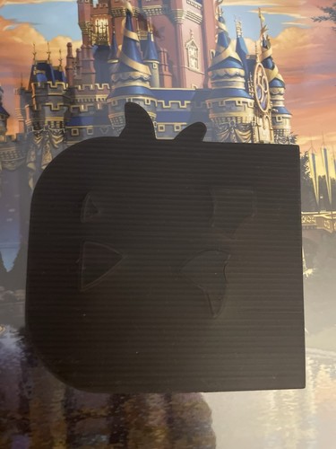 Walt Disney Parks MALEFICENT Annual Passholder Magnet Limited AUTHENTIC New - Picture 2 of 2