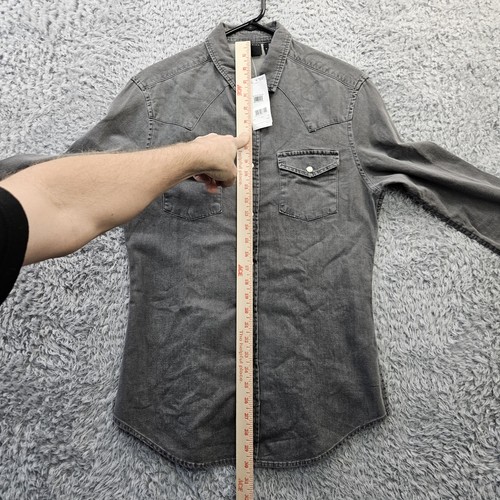 Camisa vaquera occidental ajustada en gris mediana para hombre de ASOS DESIGN - Imagen 11 de 16