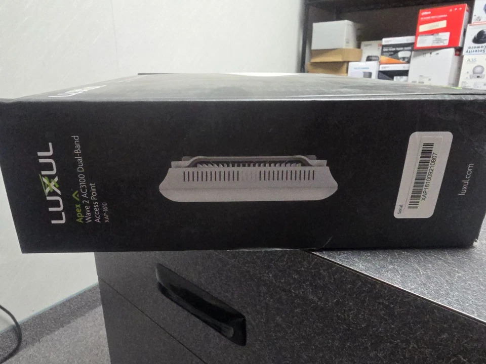 Luxul XAP1610 Apex Wave 2 AC3100 Dual-Band Access Point - Image 4 of 4