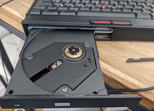 IBM Thinkpad 365X Unit + Screen + CDROM + Power Adapter - Afbeelding 22 van 24