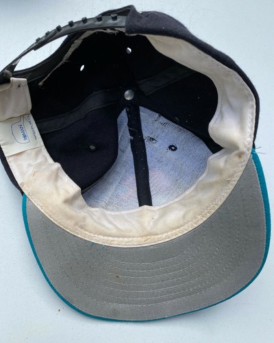 Set of 5 Vintage Sports Hats- Yankees, Broncos, PGA; one size fits all - Picture 9 of 11