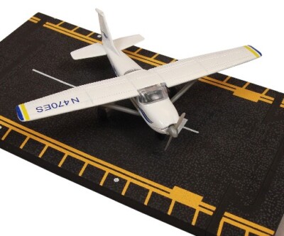 Hot Wings Cessna 172 Connectable Runway Die Cast 13107 eBay