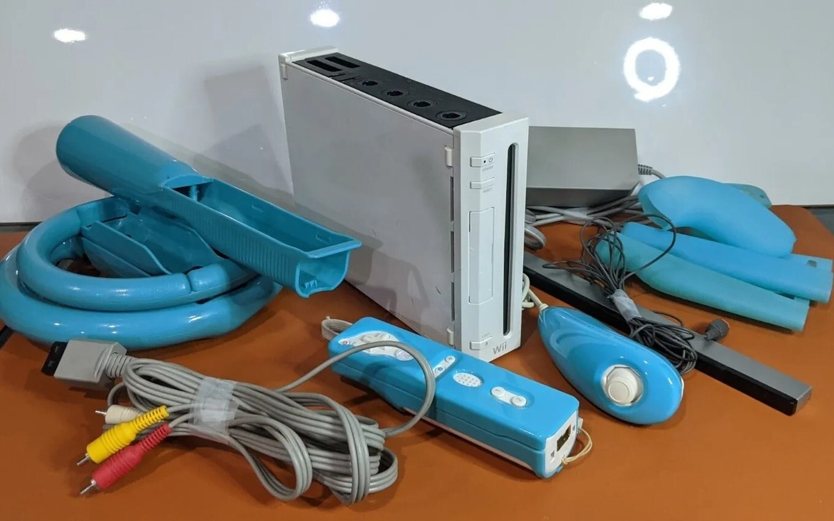 Nintendo Wii Console RVL-001 GameCube Compatible Game Nintendo Wii Console RVL-001 GameCube Compatible Game