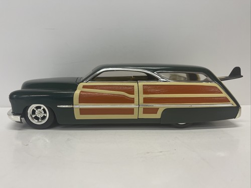 VINTAGE 2000 HOT WHEELS 1950 GREEN MERC WOODIE 1:18 COLLECTIBLE DIE CAST CAR - Picture 3 of 22