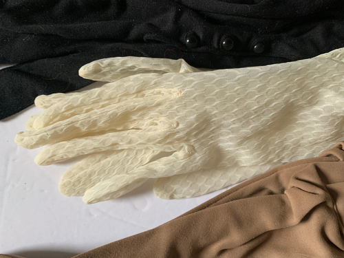 Ladies Vintage Gloves Lot Of 11 Pair White Black Pink Long / Short 1950-1960s - Picture 3 of 15