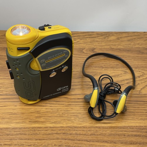 GPX Rugged Sports Cassette Player AMFM Radio Personal Stereo C3303 W/Headphones