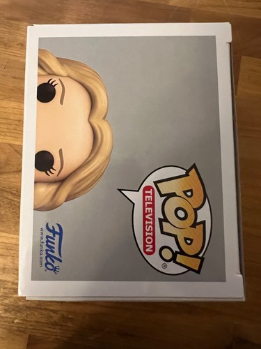 Leslie Knope with Waffles - Funko Pop - #1537 - Parks and Recreation - Picture 5 of 6