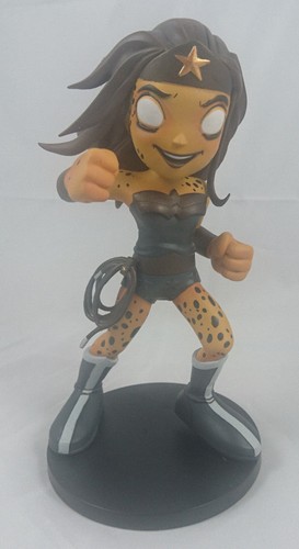 DC Artists Alley Cheetah Vinyl Figure Chris Uminga Wonder Woman Variant Gamestop - Picture 2 of 11