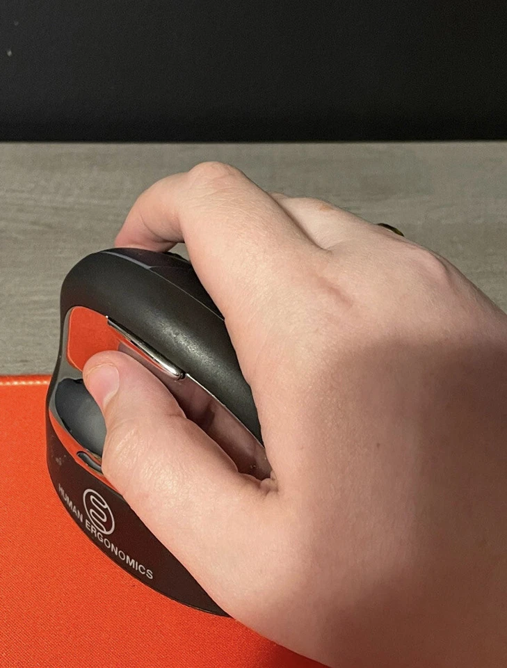 EV Wireless Ergonomic Vertical Mouse - Human Ergonomic—-(UNTESTED But Turns On) - Image 3 of 4