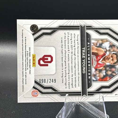 2024 Panini Prizm Draft Picks Trae Young All-American Blue Wave Prizm #98/249 - Bild 2 von 3
