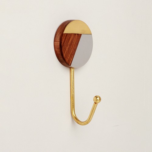 Appendiabiti da parete grandi accento legno, resina e ottone tricolore G Decor - Foto 9 di 11