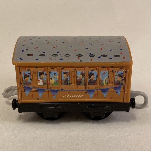 Thomas The Train Trackmaster Annie Passenger Coach Party Celebration 2013 TOMY - Picture 2 of 8