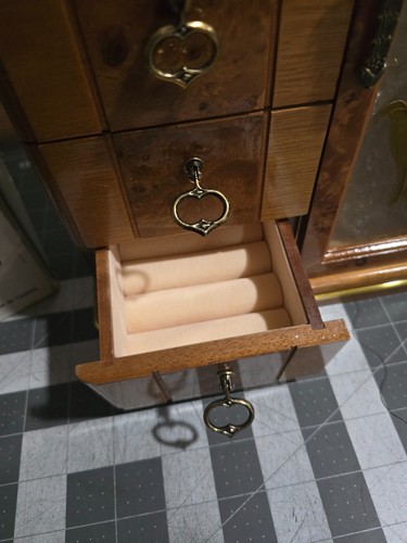Schmuckschrankschatulle aus Holz, Haken, Schubladen - Bild 5 von 17