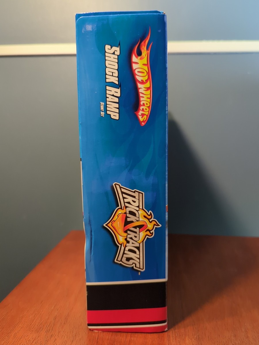 Hot Wheels Trick Tracks Shock Ramp Toy Car Stunt Set 2009