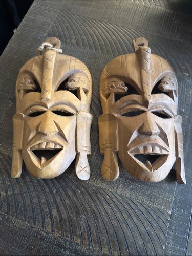 Hand Carved Wooden Small African Mask Wall Hanging - Picture 1 of 11