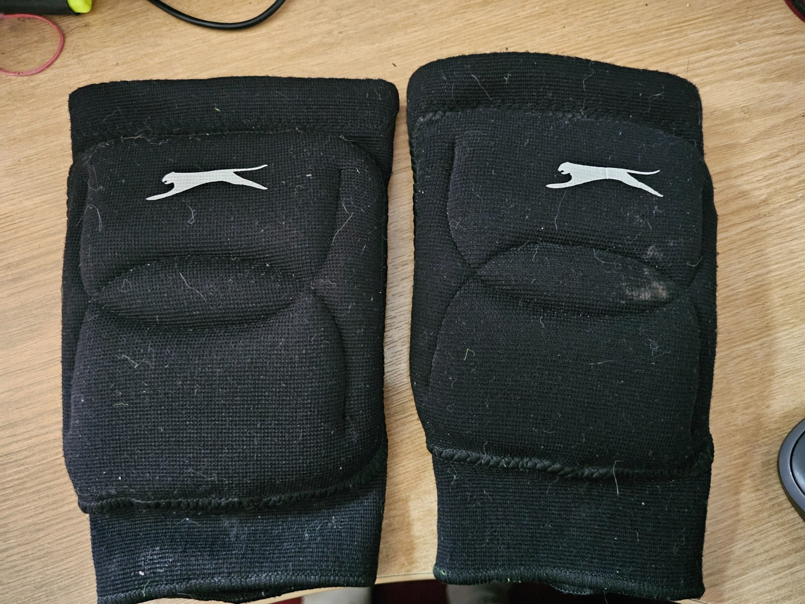 SLAZENGER KNIESCHONER – Große 30-42
